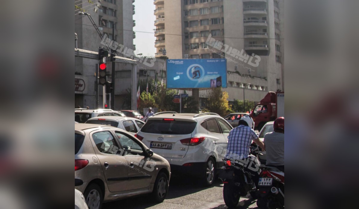 بیلبورد سه وجهی خیابان ولیعصر