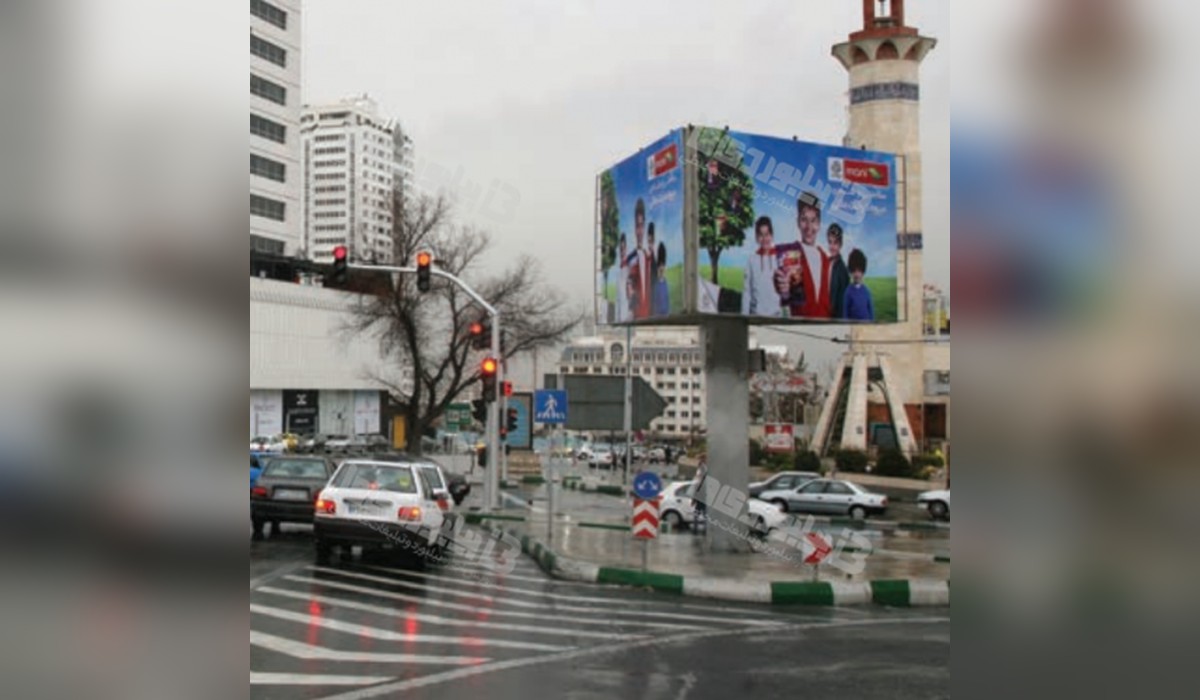 بیلبورد سه وجهی چهارراه سعادت آباد