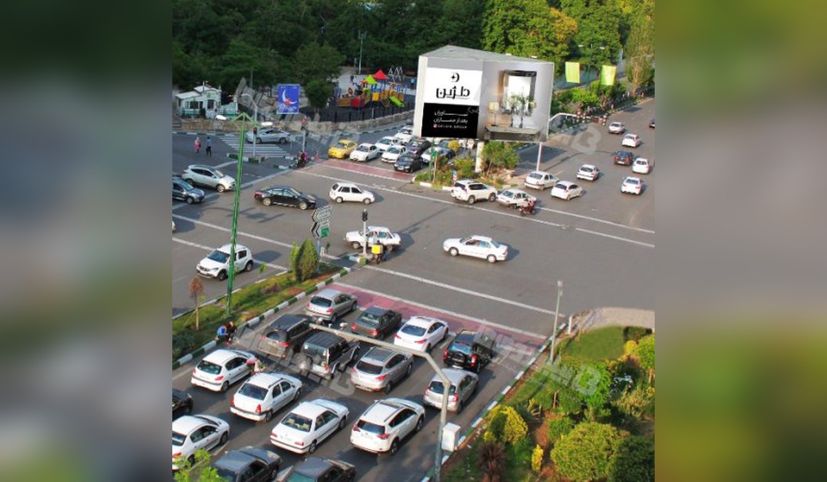 بیلبورد سه وجهی تقاطع خیابان لواسانی و پاشا ظهری